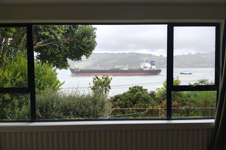 Photo of property in 215 Ravensbourne Road, Ravensbourne, Dunedin, 9022