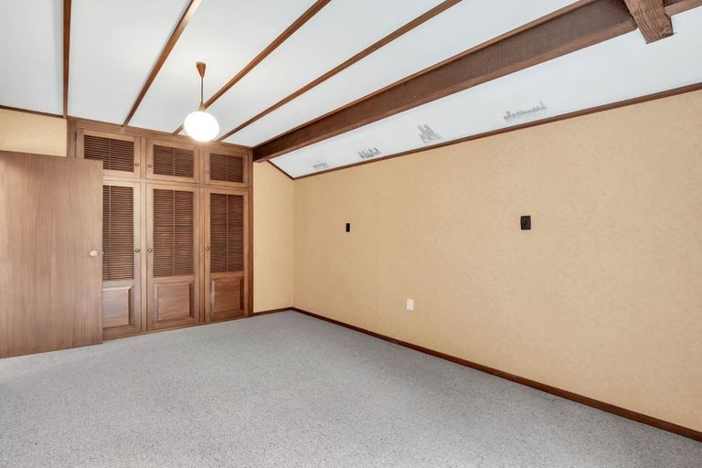 Photo of property in 33 Hewitts Road, Merivale, Christchurch, 8014