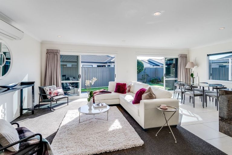 Photo of property in 1 Pukaki Place, Poraiti, Napier, 4112