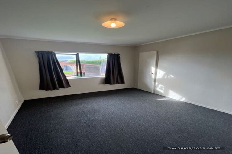 Photo of property in 2/388a West Coast Road, Glen Eden, Auckland, 0602