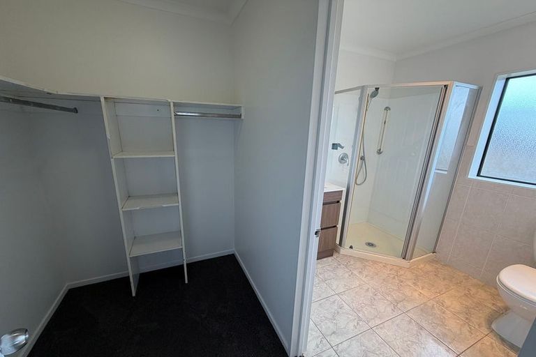 Photo of property in 12 Keri Vista Rise, Papakura, 2110