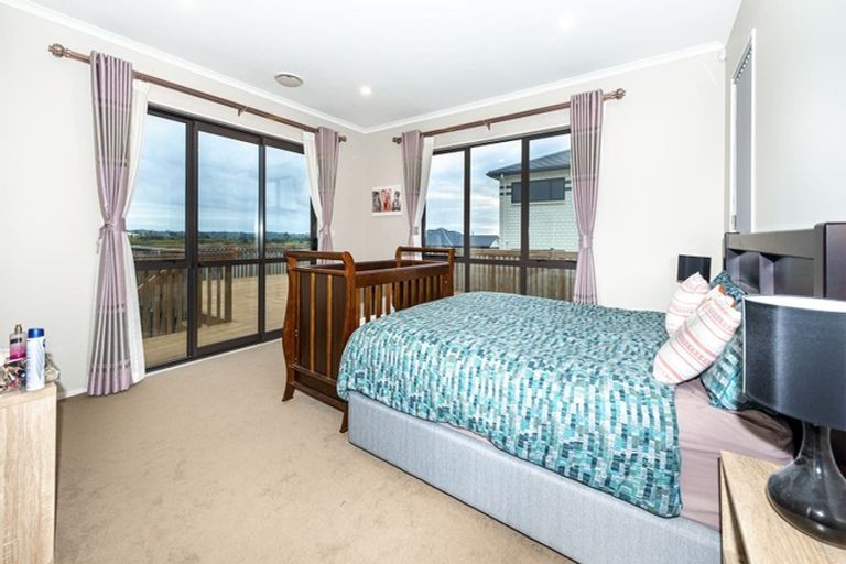 Photo of property in 71 Eighth View Avenue, Beachlands, Auckland, 2018