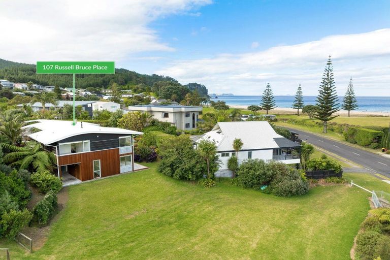 Photo of property in 107 Russell Bruce Place, Onemana, Whangamata, 3691