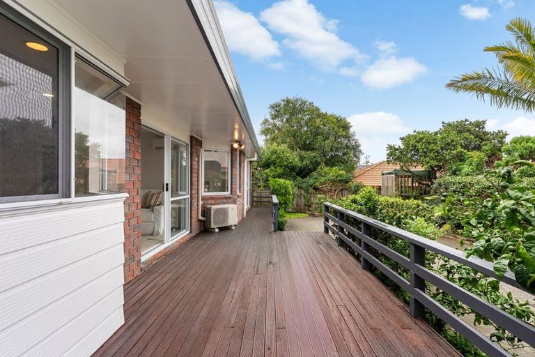 Photo of property in 3 Bronte Place, Somerville, Auckland, 2014