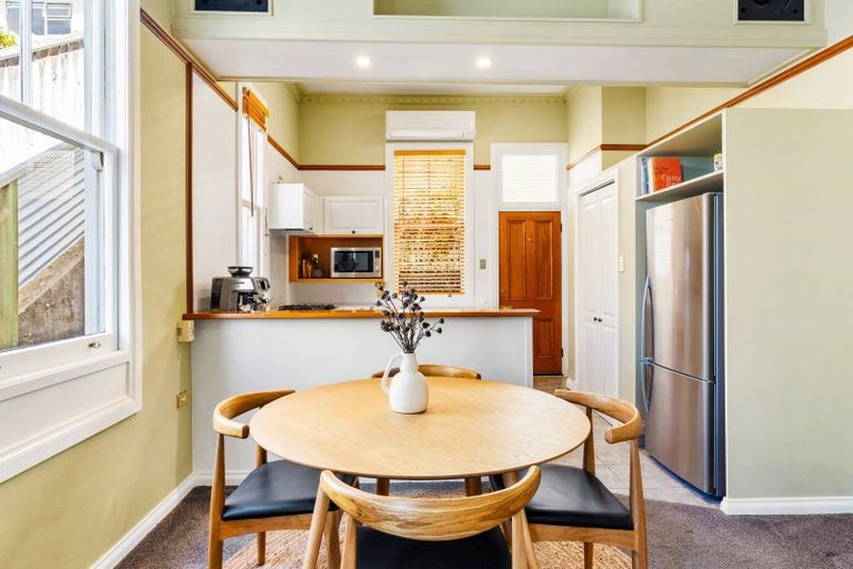 Photo of property in 18 Sealy Road, Bluff Hill, Napier, 4110