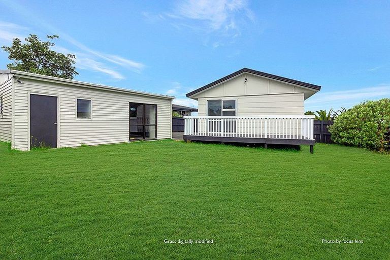 Photo of property in 22 Greenstone Place, Clover Park, Auckland, 2019
