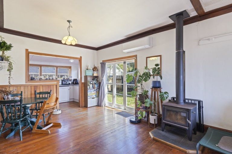 Photo of property in 15 Ngahere Street, Inglewood, 4330