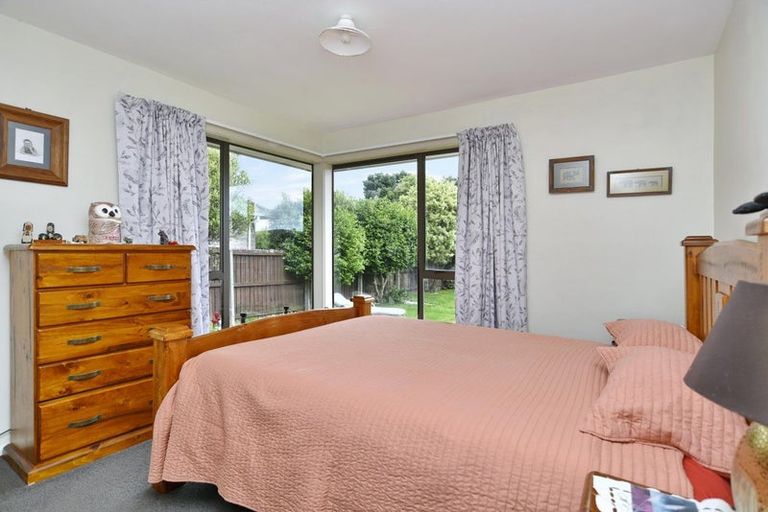 Photo of property in 11 Quebec Place, Wainoni, Christchurch, 8061