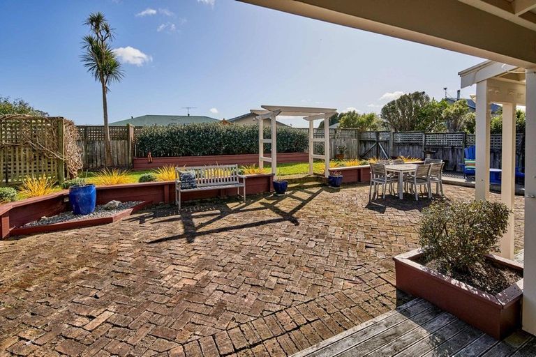 Photo of property in 13 Seaview Road, Paremata, Porirua, 5024