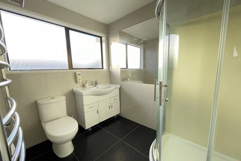 Photo of property in 1/9 Casuarina Road, Half Moon Bay, Auckland, 2012