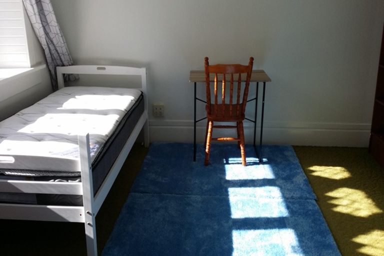 Photo of property in 75 Todman Street, Brooklyn, Wellington, 6021