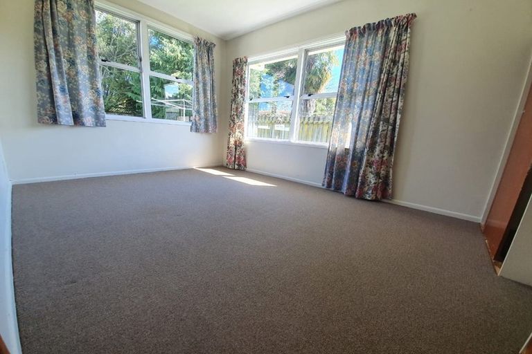 Photo of property in 2/29 Edmund Hillary Avenue, Papakura, 2110