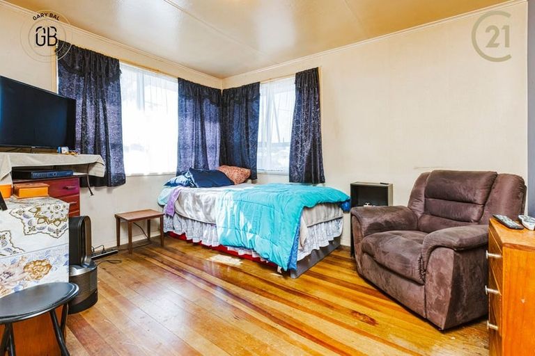 Photo of property in 25 Olive Crescent, Papatoetoe, Auckland, 2025