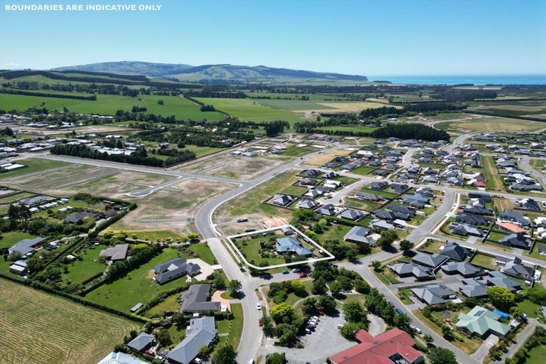 Photo of property in 3 Johnson Avenue, Amberley, 7410