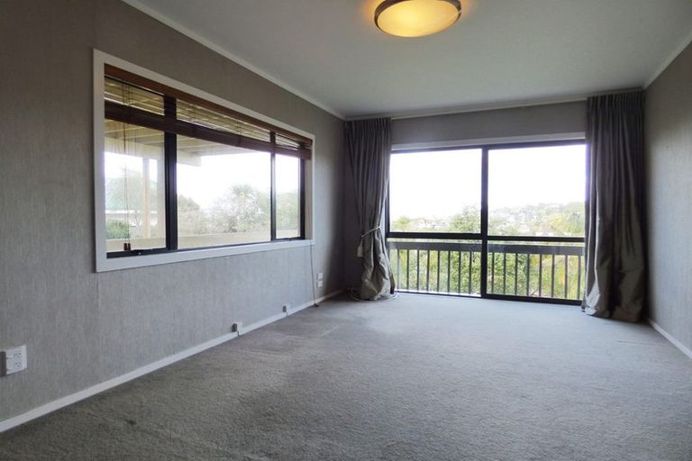 Photo of property in 2a Korotaha Terrace, Rothesay Bay, Auckland, 0630