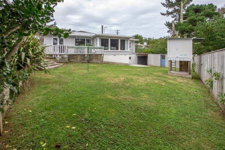 Photo of property in 15 Cunliffe Street, Johnsonville, Wellington, 6037