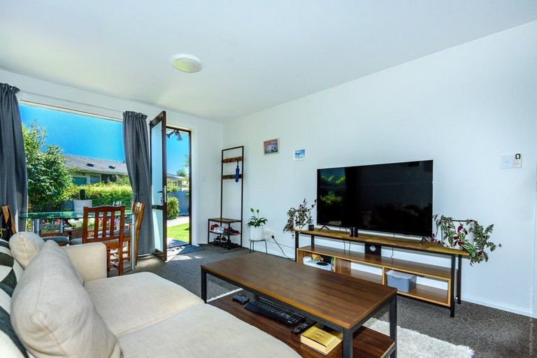 Photo of property in 2/118 Geraldine Street, Edgeware, Christchurch, 8013