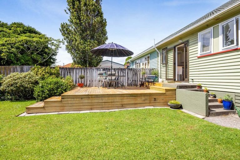 Photo of property in 14 Plympton Street, Brooklands, New Plymouth, 4310