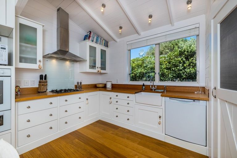 Photo of property in 20 Waetford Road, Matapouri, Whangarei, 0173