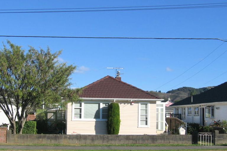 Photo of property in 28 Kowhai Avenue, Ebdentown, Upper Hutt, 5018