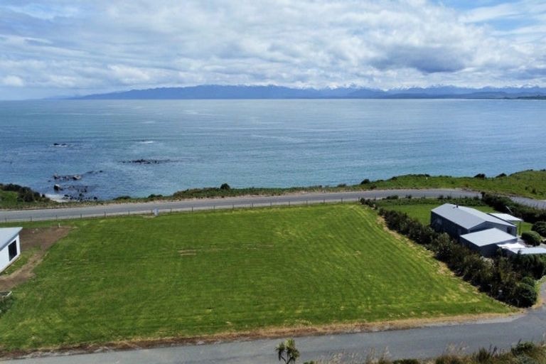 Photo of property in 5 Tamatea Street, Pahia, Riverton, 9881