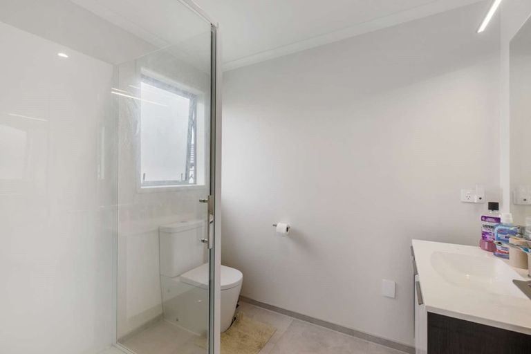 Photo of property in 49 Couldrey Crescent, Red Beach, 0932