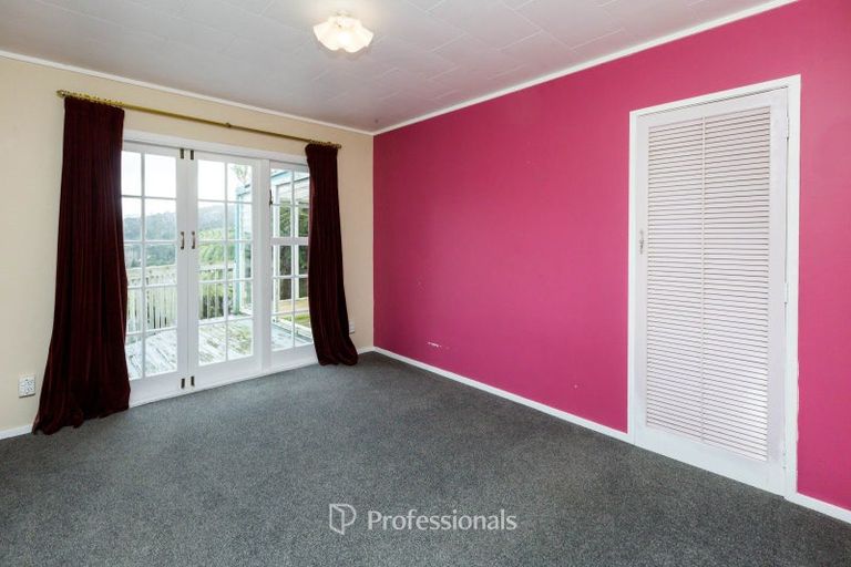 Photo of property in 27 Ngahere Street, Stokes Valley, Lower Hutt, 5019