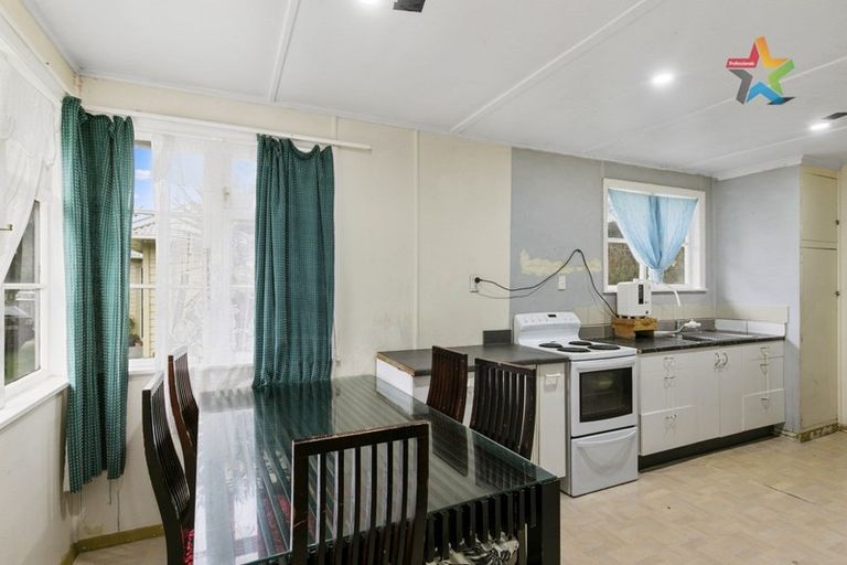 Photo of property in 133 George Street, Stokes Valley, Lower Hutt, 5019