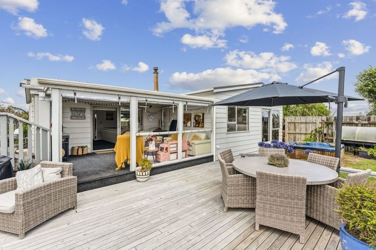Photo of property in 8 Norna Grove, Waikawa Beach, Levin, 5573
