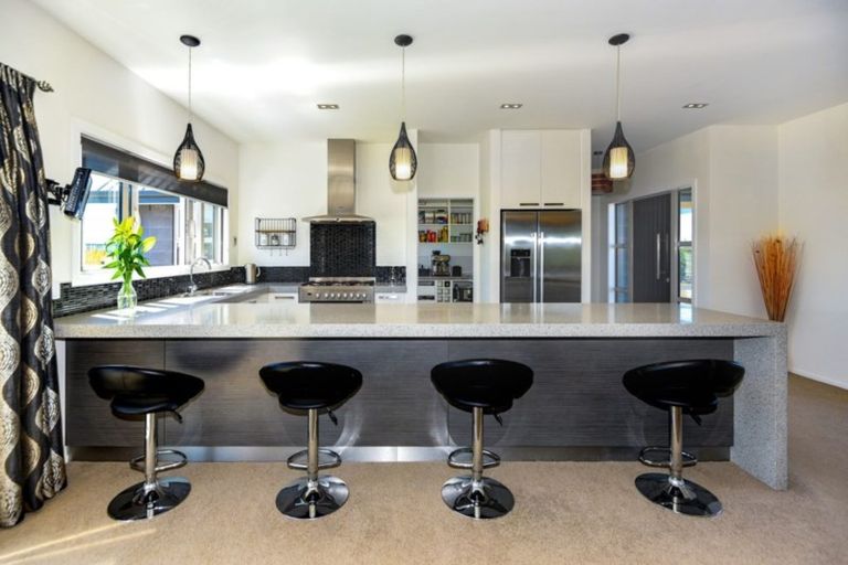 Photo of property in 10 Landsborough Drive, Darfield, 7571