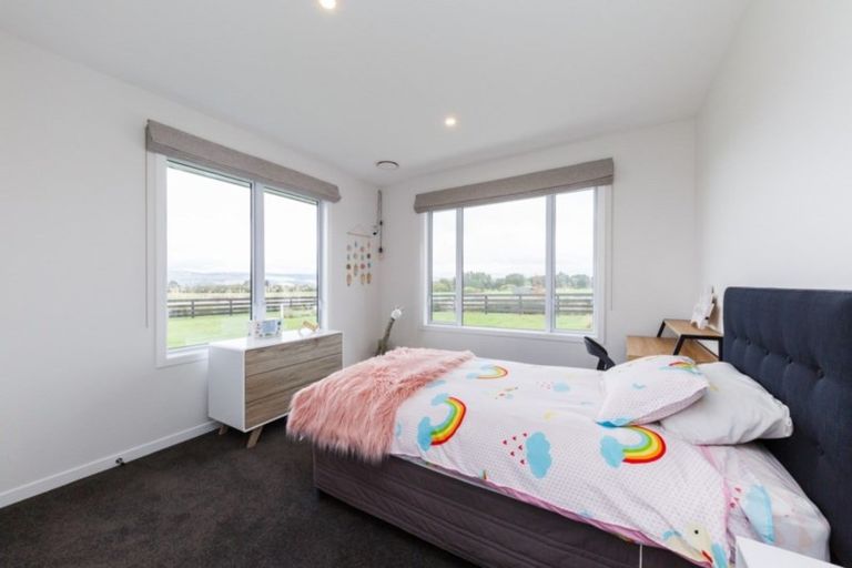 Photo of property in 33 Hartwell Drive, Kelvin Grove, Palmerston North, 4470