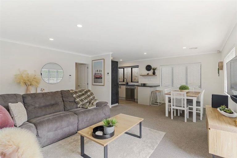 Photo of property in 10a De Thiery Place, Pakuranga Heights, Auckland, 2010