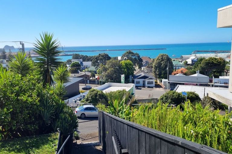 Photo of property in 9 South Road, Moturoa, New Plymouth, 4310