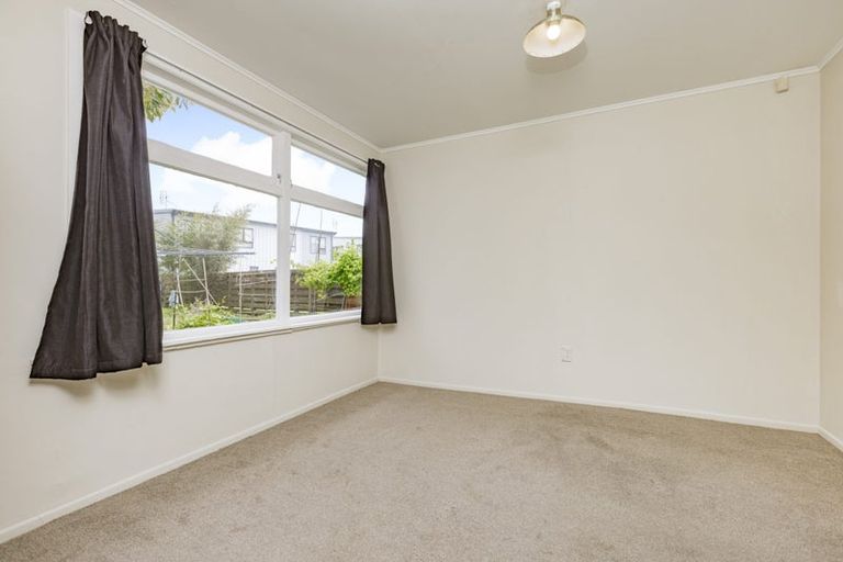 Photo of property in 63 Orchard Street, Avondale, Auckland, 1026