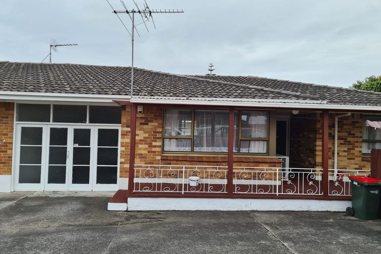 Photo of property in 2/5 Wyllie Road, Papatoetoe, Auckland, 2025