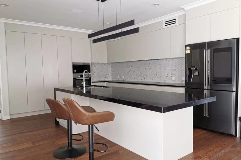 Photo of property in 26 Colliston Rise, Pinehill, Auckland, 0632