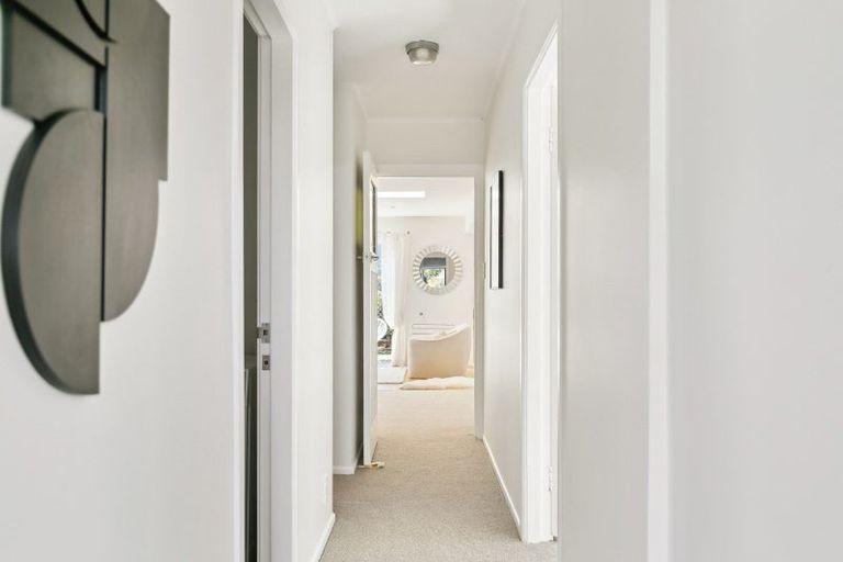 Photo of property in 174 Queens Drive, Lyall Bay, Wellington, 6022