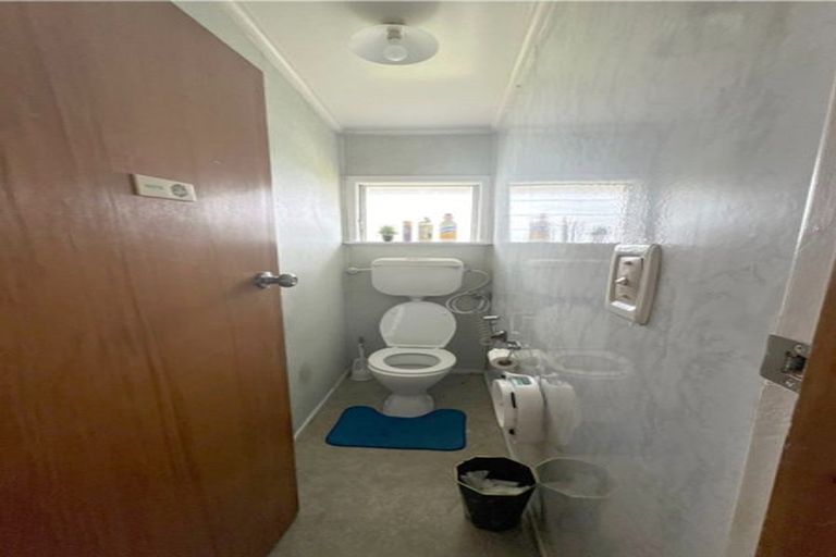 Photo of property in 201 Chivalry Road, Glenfield, Auckland, 0629