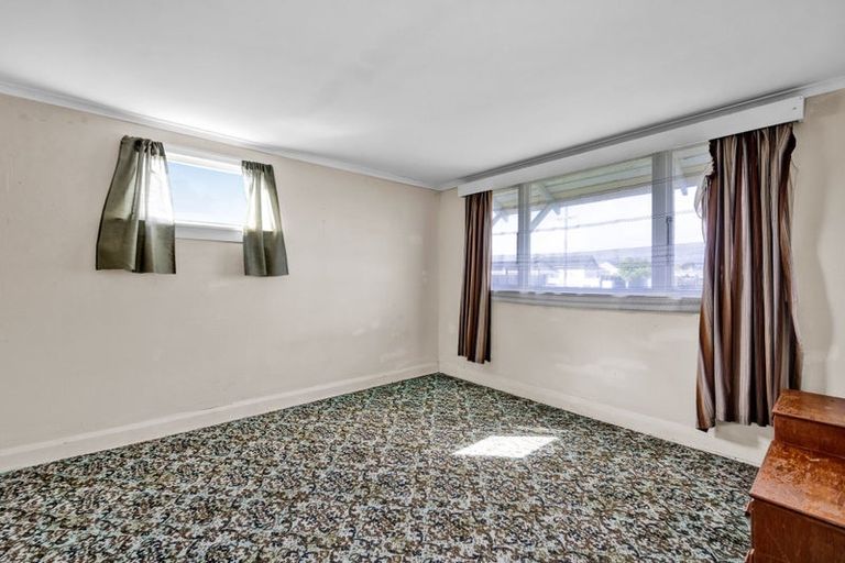 Photo of property in 18 Furlong Street, Hawera, 4610