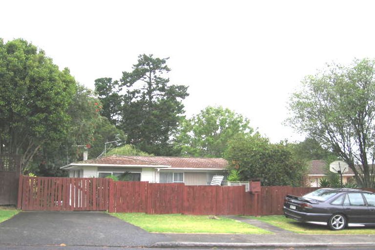 Photo of property in 12 Regency Place, Sunnynook, Auckland, 0632