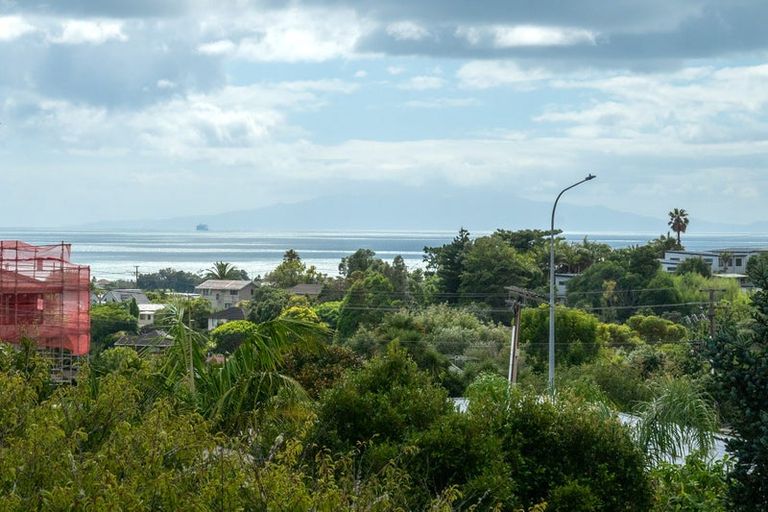 Photo of property in 8 Hauraki Crescent, Pinehill, Auckland, 0632