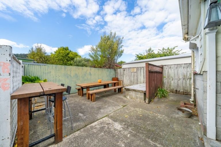 Photo of property in 43 Seddon Street, Wallaceville, Upper Hutt, 5018