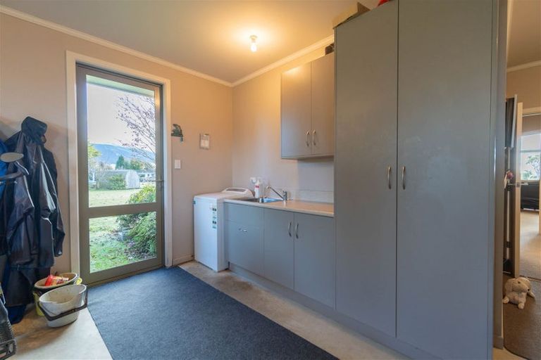 Photo of property in 11 Hawea Place, Te Anau, 9600