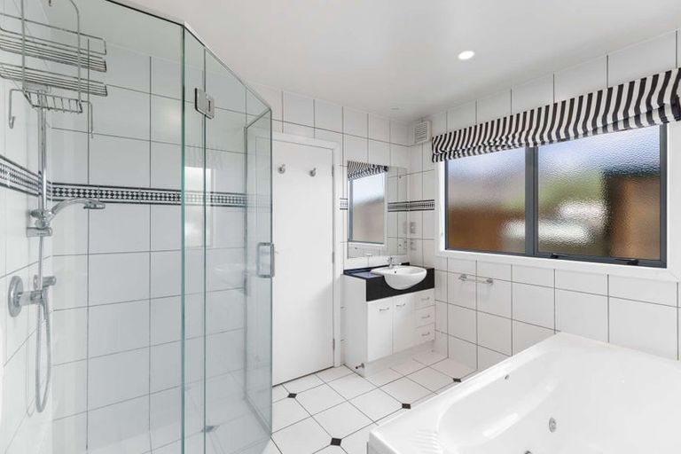 Photo of property in 64 Royal Oak Drive, Kelvin Grove, Palmerston North, 4414