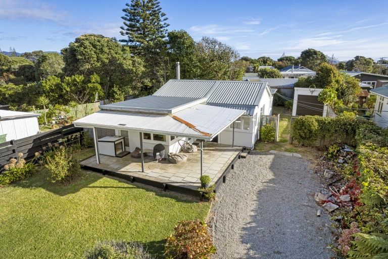 Photo of property in 29 Rangiuru Road, Otaki Beach, Otaki, 5512