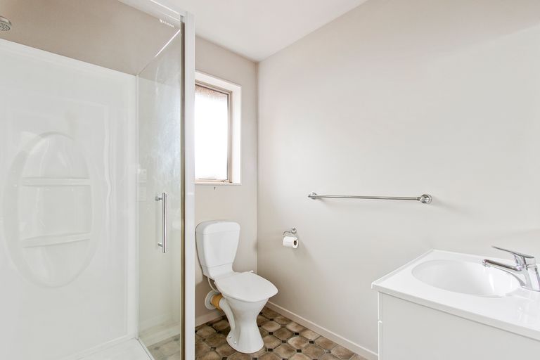 Photo of property in 2/318 Waterloo Road, Islington, Christchurch, 8042