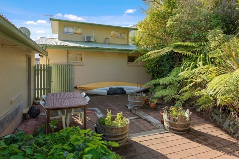 Photo of property in 27 Seaview Crescent, Picton, 7220