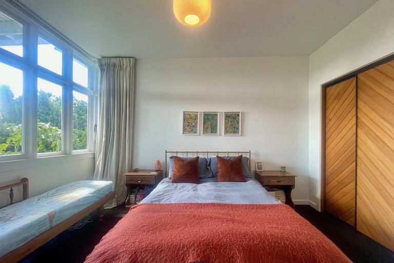 Photo of property in 10 Dyers Pass Road, Cashmere, Christchurch, 8022
