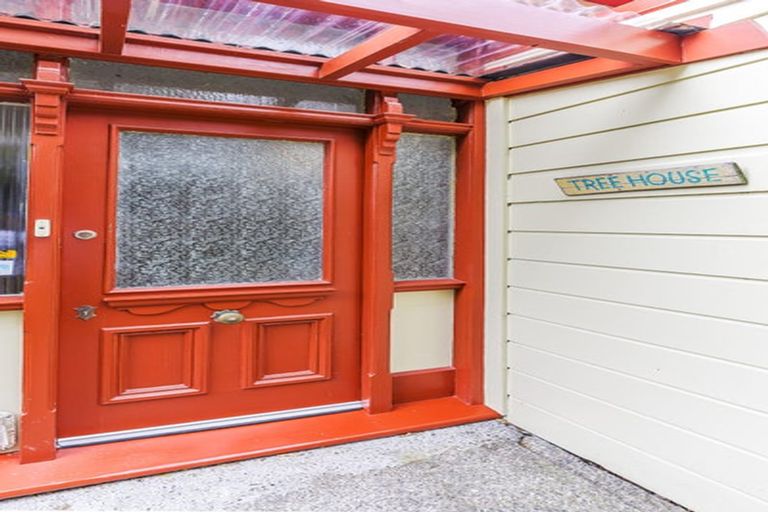 Photo of property in 153 Raroa Road, Aro Valley, Wellington, 6012