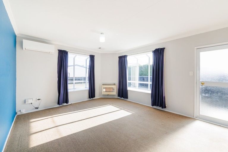 Photo of property in 18 Coromandel Court, Roslyn, Palmerston North, 4414